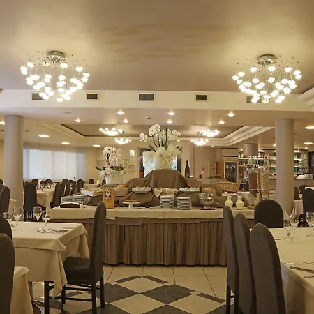 Hotell Splendid Sole Manerba del Garda