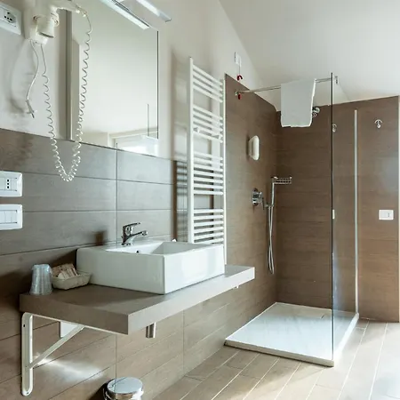 Splendid Sole 4*